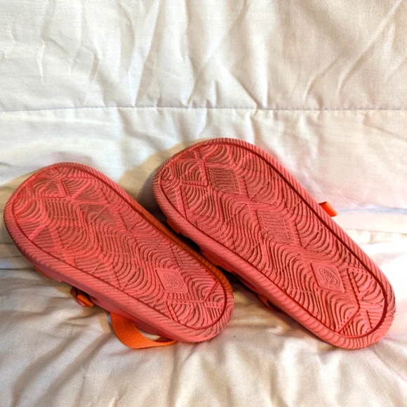 Kids CHACO Sandals Size 1 - Picture 6 of 9